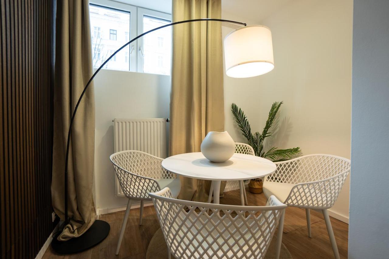 Stylish Apartment With Dedicated Working Space And Super King-Size Bed Located Between City Centre And Donau River 비엔나 외부 사진